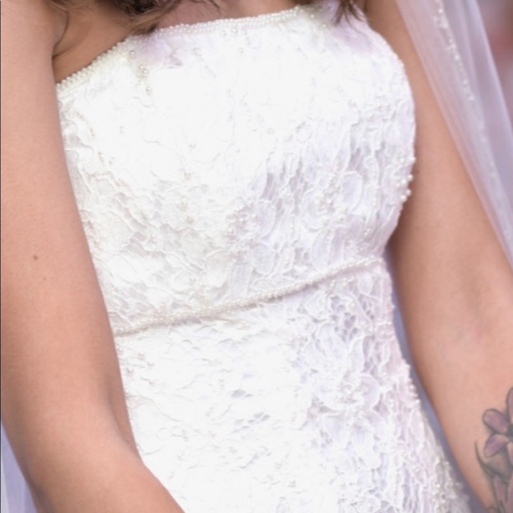 Wedding Dress - Picture 6 of 9